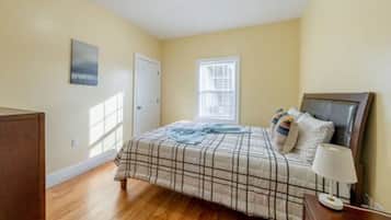 4 dormitorios, tabla de planchar con plancha, Internet y ropa de cama