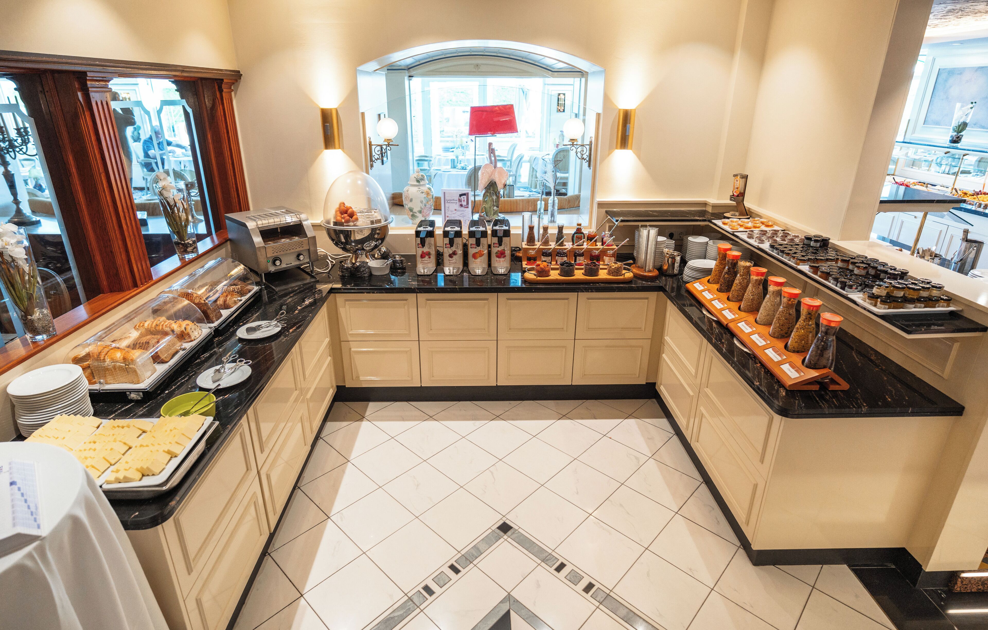 Free daily buffet breakfast 