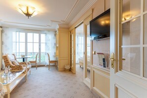Comfort Apartment, 1 Bedroom, Beach View | Living area | 55-inch TV with digital channels - Seeschlößchen (Cuxhaven)