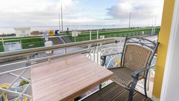 Comfort Apartment, 1 Bedroom, Beach View | Balcony