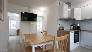 冰箱、微波炉、烤箱、洗碗机