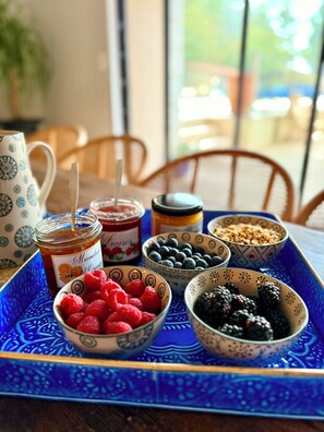 Free daily full breakfast