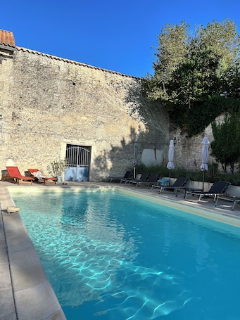 Piscina externa sazonal