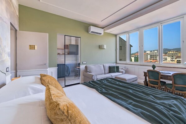 1 chambre, bureau, fer et planche à repasser, accès au Wi-Fi (inclus)