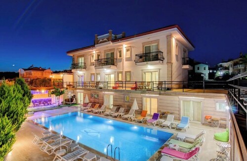 Charming 1-Bedroom Sea View Apartment with Kitchen on Cunda Island