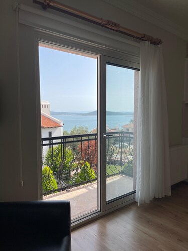 Charming 1-Bedroom Sea View Apartment with Kitchen on Cunda Island