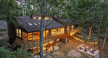 4BR Cabin | Game Rm | Fire Pit | Hot Tub