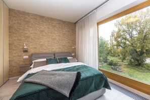 1 bedroom, iron/ironing board, internet, bed sheets