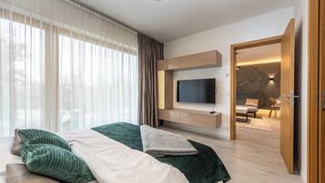 1 habitación, tabla de planchar con plancha, internet y ropa de cama