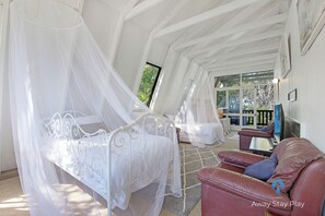 3 slaapkamers, een strijkplank/strijkijzer, wifi, beddengoed