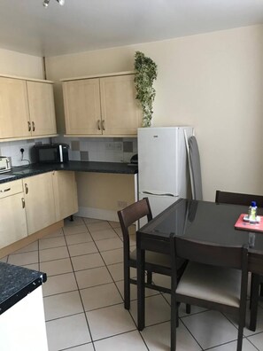Dining - 3 Bedroom Apartment - Borough Road (Birkenhead)