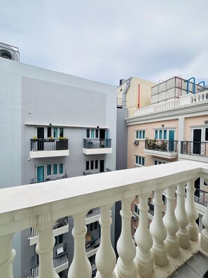 Room, 1 Bedroom | Balcony