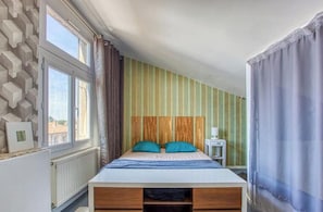2 bedrooms, bed sheets