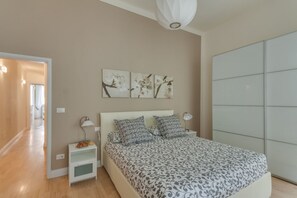 2 bedrooms, iron/ironing board, free WiFi, bed sheets - S.Lorenzo Dome Apartment (Florence)