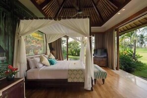 8 bedrooms, in-room safe, iron/ironing board, WiFi