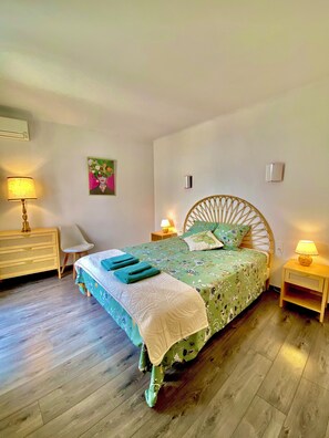 2 bedrooms, iron/ironing board, WiFi, bed sheets