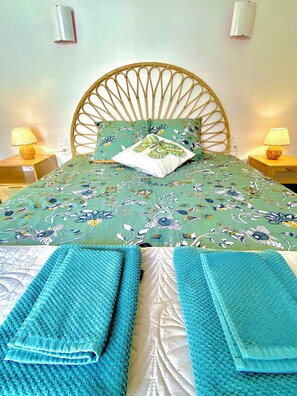 2 habitaciones, tabla de planchar con plancha, wifi y ropa de cama