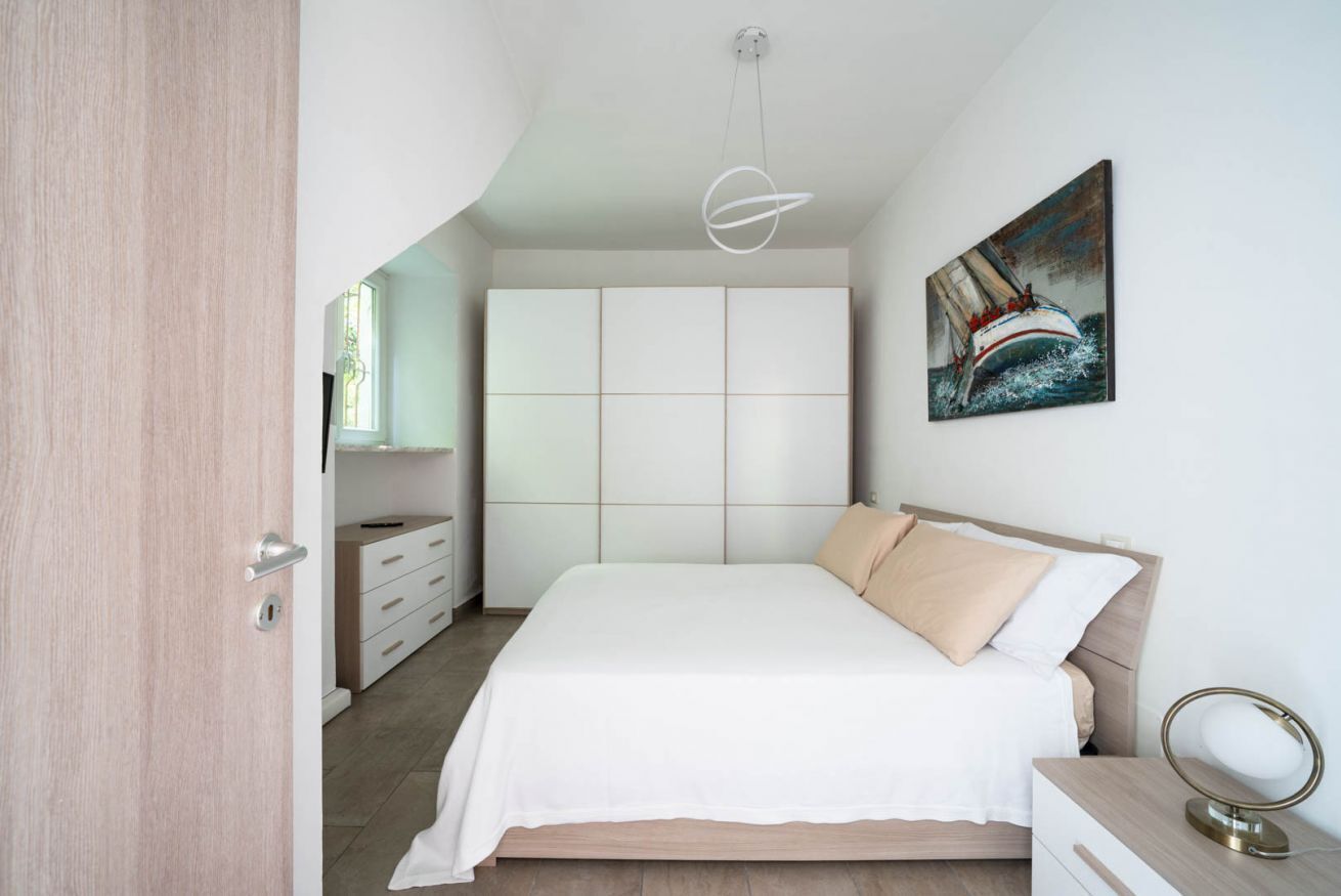 2 habitaciones, caja de seguridad en la habitación y escritorio 