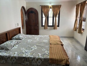 4 habitaciones, tabla de planchar con plancha y wifi 