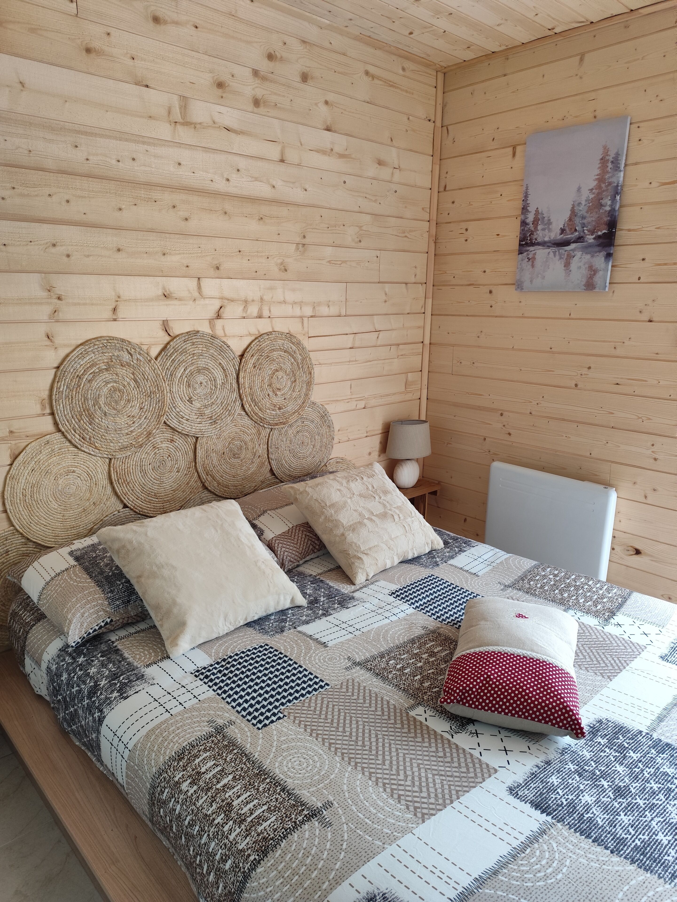 2 多间卧室、上网接入、床单