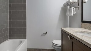 Hårføner og håndklær