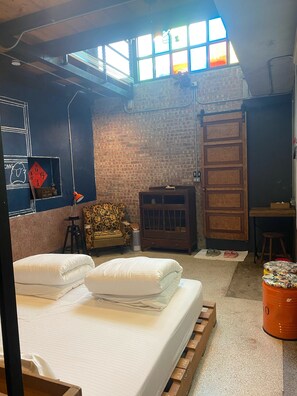 Gallery Quadruple Room, Balcony, City View | Blackout drapes, free WiFi - Luck 17 (Tainan)