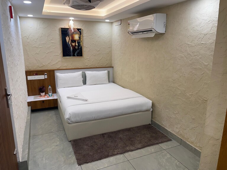 Cool Hotel With Ac In Vibrant Kozhikode - Kozhikode