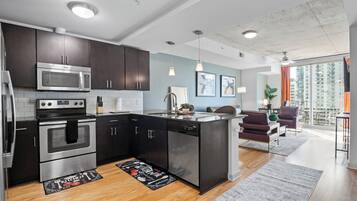 Fridge, microwave, oven, stovetop