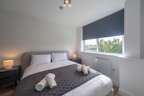 1 bedroom, desk, iron/ironing board, WiFi