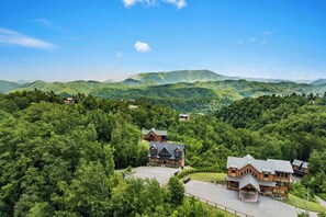 Exterior - Hibernation Station by Beyond Expectations: 6BR Cabin w/ Hot Tub & Fire Pit (Sevierville)