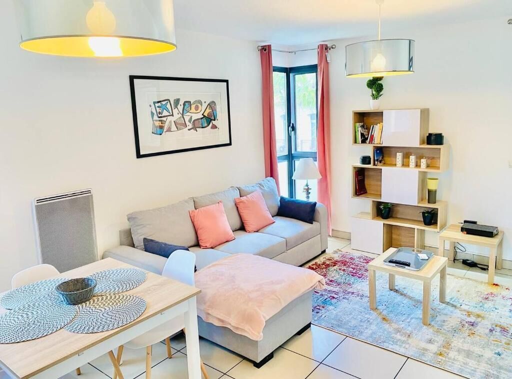 Télévision à écran plat