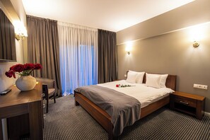 Iron/ironing board, free WiFi