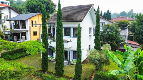 Teh Victory at Vila Istana Bunga Jawa Barat