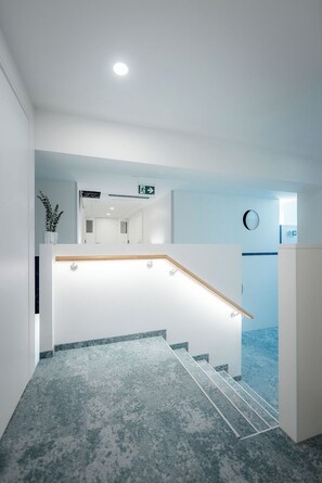 Hårføner, håndklær, såpe og sjampo