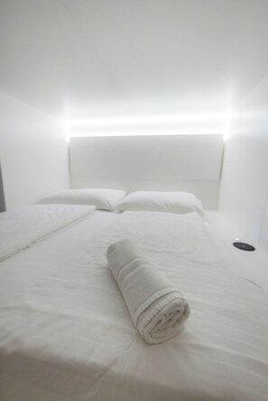 Standard Double Room | Soundproofing, WiFi (free) - Grand Pods  (Vienna)