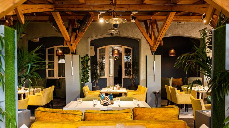 ホテル ブリリアント メセシュ