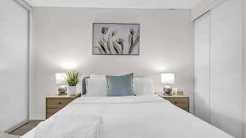 Ferros/tábuas de passar roupa, Wi-Fi, roupa de cama