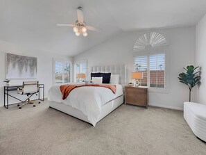 5 bedrooms, desk, iron/ironing board, free WiFi