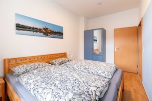 2 bedrooms, WiFi, bed sheets