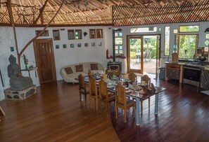 Dining - Paradiselodge - Poolvilla - next to Nauyaca (Platanillo de Baru)