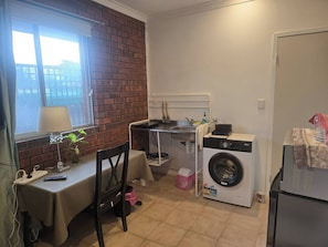 Room, 1 Bedroom, Smoking | Laundry