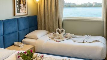 In-room safe, blackout curtains, soundproofing