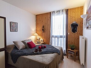 2 bedrooms