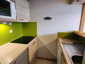 Fridge, microwave, dishwasher