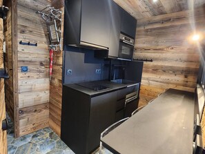 Fridge, microwave, dishwasher