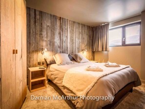 6 bedrooms, free WiFi, bed sheets