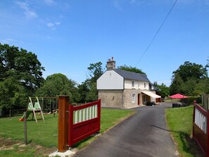 Exterior - Peaceful country house with wifi and pets allowed, near cultural sites (Villedieu-les-Poêles)