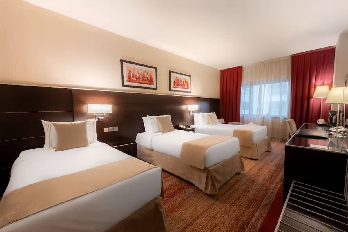 Classic Triple Room | Soundproofing, iron/ironing board, WiFi (free)