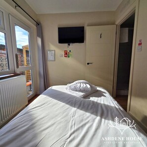 1 soverom, skrivebord, wi-fi og sengetøy