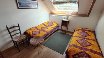 3 Schlafzimmer, Bügeleisen/Bügelbrett